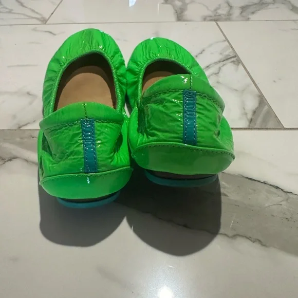 Galactic Green size 7 Tieks - Picture 3 of 4